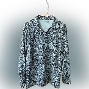 Beautiful Animal Print LS Button Down Blouse Grey/Black Size Large EUC